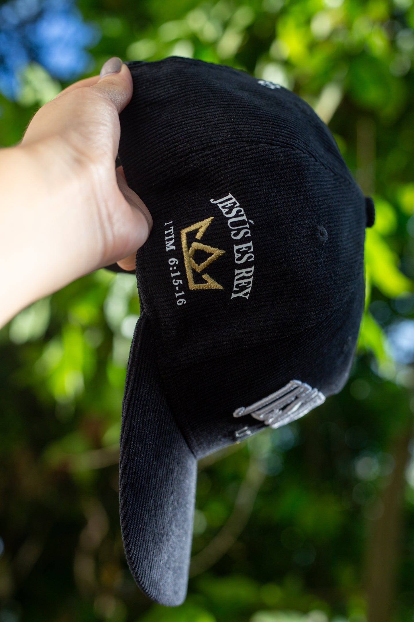 GORRA JESUS IS KING