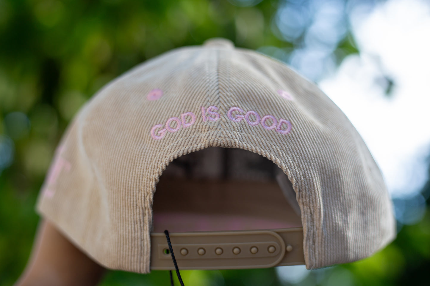 GORRA JESUS ROSA - BEIGE