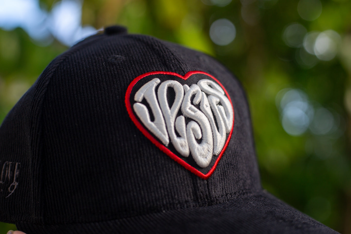 GORRA JESUS NEGRO