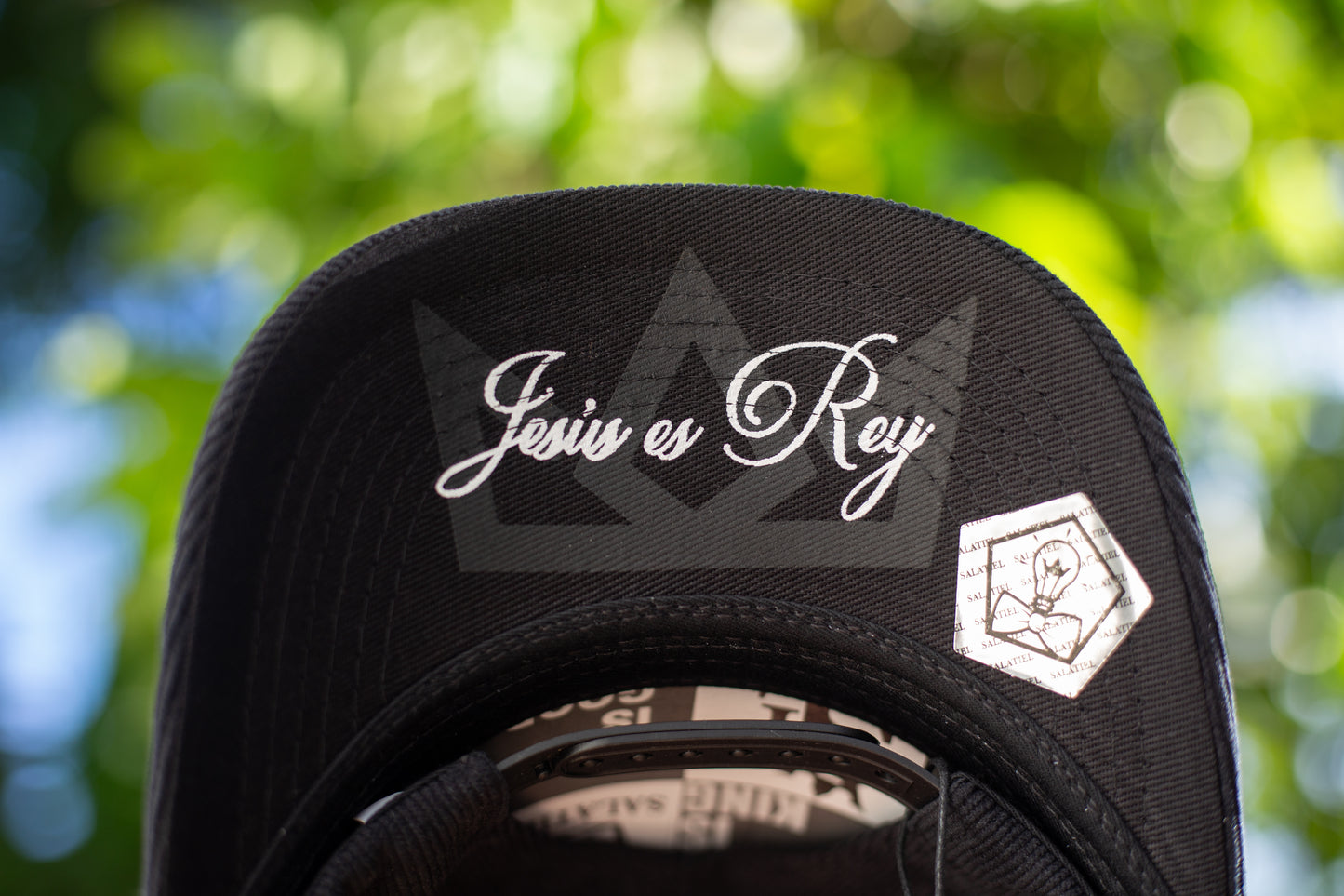 GORRA JESUS IS KING